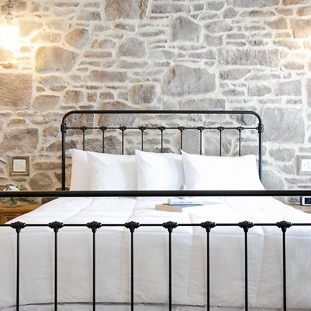 Farmhouse Suites By Amish Country Lodging Милърсбърг Екстериор снимка