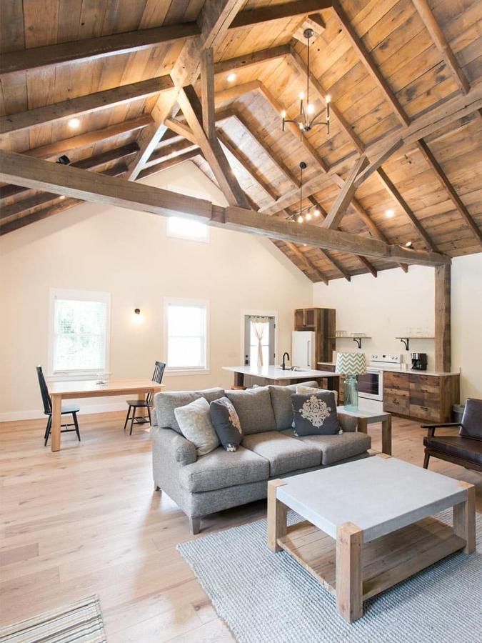 Farmhouse Suites By Amish Country Lodging Милърсбърг Екстериор снимка